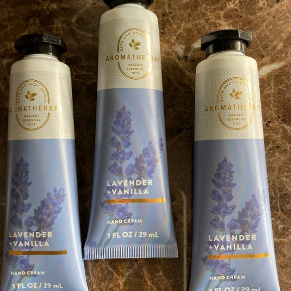 Set of 3 Lavender+Vanilla Bath & Body Works, 1-fl oz Hand Cream NWT Never Tested - Picture 2 of 3